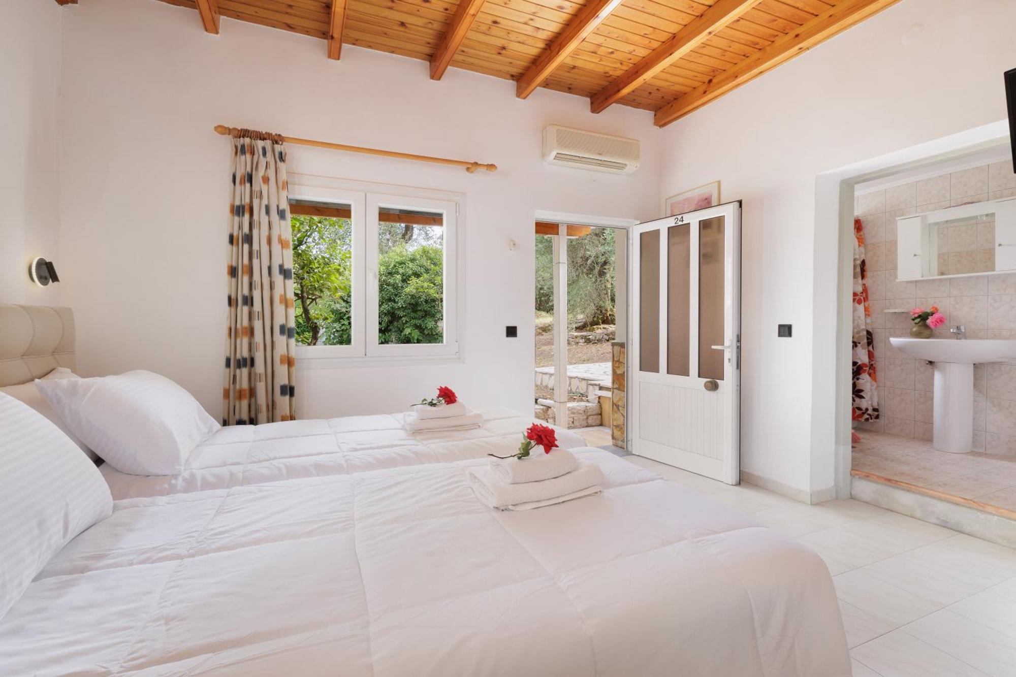 Santos Holidays Dassia  Extérieur photo